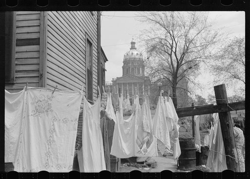 State capitol from backyard, Des Moines, Iowa