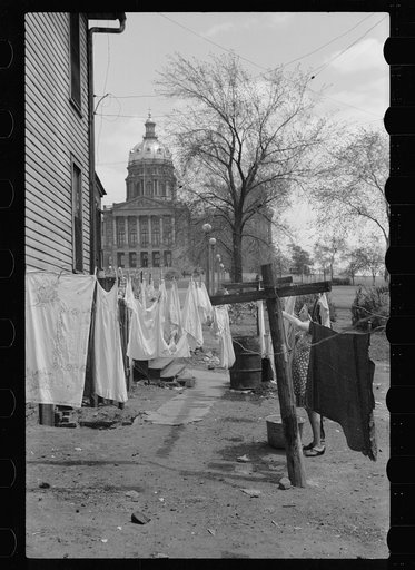 Untitled photo, possibly related to: State capitol, Des Moines, Iowa