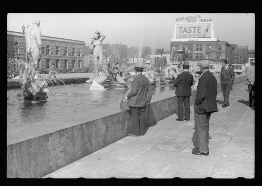 Untitled photo, possibly related to: Fountain in front of Union Station, St. Louis, Missouri