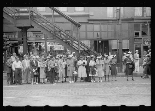 Waiting for street car, Chicago, Illinois