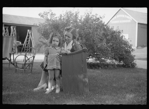 Wife and daughter of fruit farmer, Berrien County, Michigan