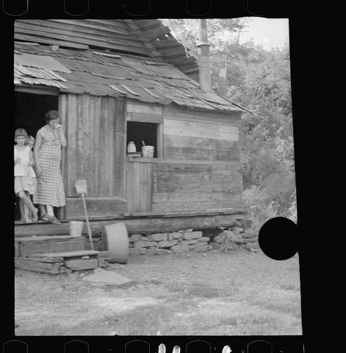 Untitled photo, possibly related to: Wife and children of sharecropper in Washington County, Arkansas