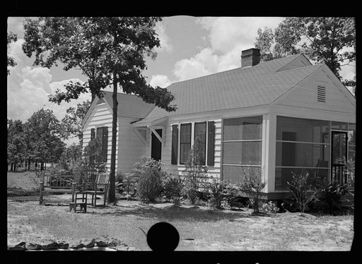 Untitled photo, possibly related to: House and garage at Magnolia Homesteads, Lauderdale County, Mississippi