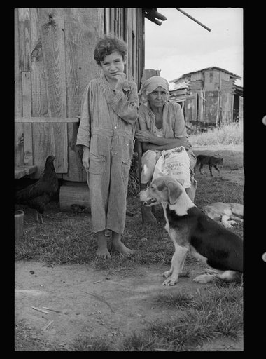 Wife and child of sharecropper, Tangipahoa Parish, Louisiana