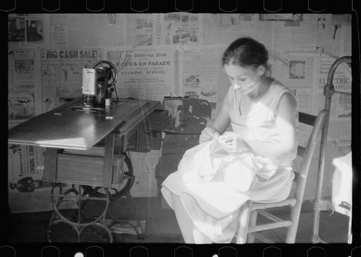 Wife of sharecropper to be resettled on Skyline Farms, Alabama