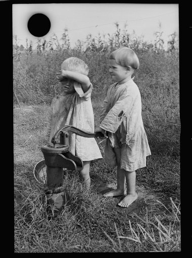 Untitled photo, possibly related to: Children of sharecropper, North Carolina