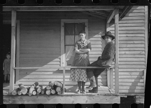 Untitled photo, possibly related to: Mr. and Mrs. Louis Lynch, tract no. 189, Johnston County, North Carolina
