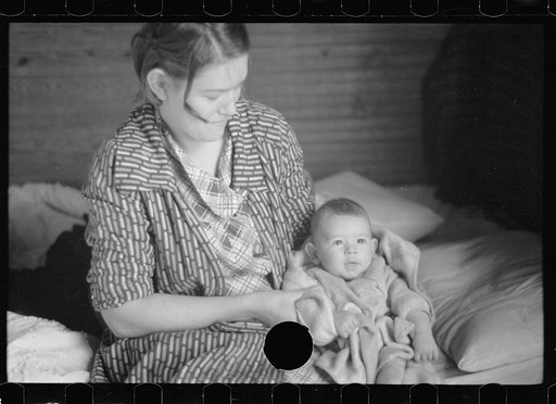 Untitled photo, possibly related to: Mr. and Mrs. Louis Lynch, tract no. 189, Johnston County, North Carolina