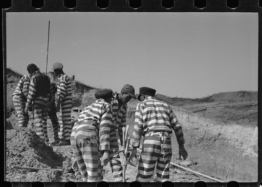Untitled photo, possibly related to: Negro road gang, Jefferson County, Alabama