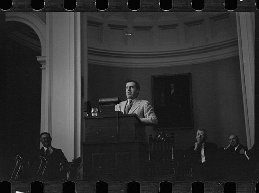 Untitled photo, possibly related to: Secretary Wallace addressing a group of Vermont and New Hampshire farmers at Hanover, New Hampshire