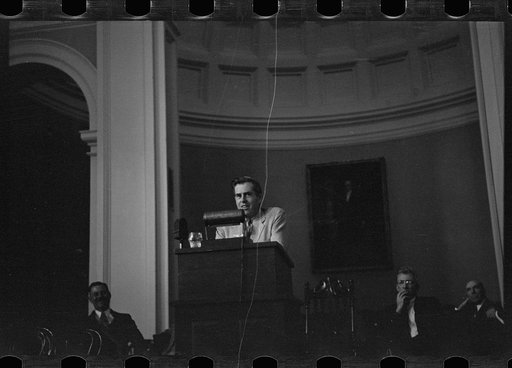 Untitled photo, possibly related to: Secretary Wallace addressing a group of Vermont and New Hampshire farmers at Hanover, New Hampshire
