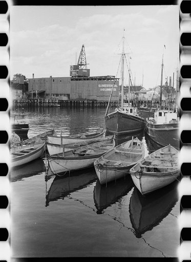 Untitled photo, possibly related to: Waterfront, Gloucester, Massachusetts