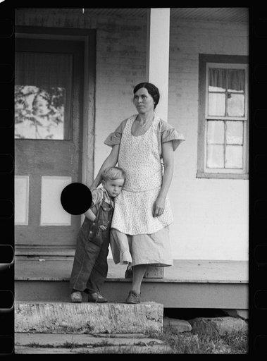 Untitled photo, possibly related to: Mrs. Hallett and Mrs. Weber with their children, Tompkins County, New York