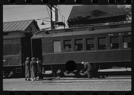 Untitled photo, possibly related to: Passengers arriving at railroad station, Hagerstown, Maryland