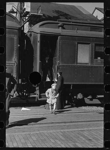 Untitled photo, possibly related to: Passengers arriving at railroad station, Hagerstown, Maryland