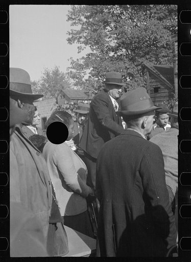 Untitled photo, possibly related to: Furniture auction, Hagerstown, Maryland