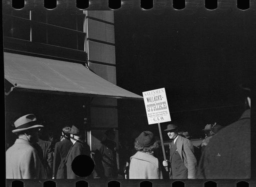 Untitled photo, possibly related to: Strike pickets, New York, New York