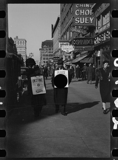 Untitled photo, possibly related to: Strike pickets, New York, New York
