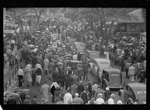 Crowds at races, Indianapolis, Indiana