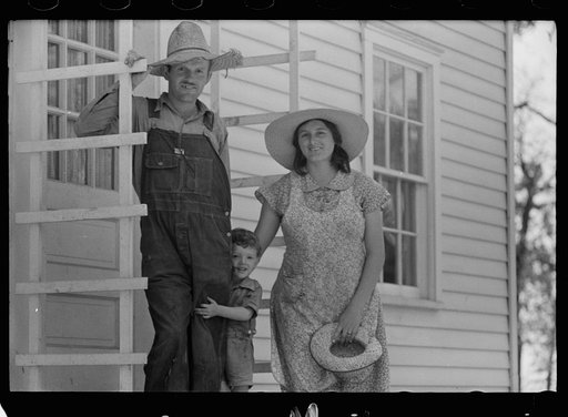 Untitled photo, possibly related to: Homesteaders with family, Scioto Farms, Ohio