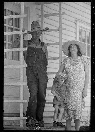 Homesteaders with family, Scioto Farms, Ohio