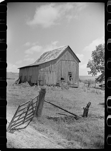 Barn on former farm of Wabash Farm settler, Martin County, Indiana