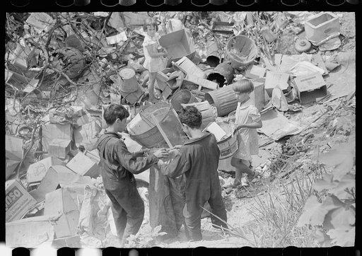 Children at city dump, Ambridge, Pennsylvania