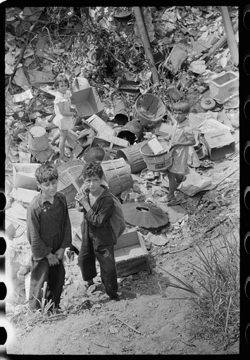 Children at city dump, Ambridge, Pennsylvania