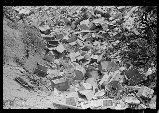 Children at city dump, Ambridge, Pennsylvania