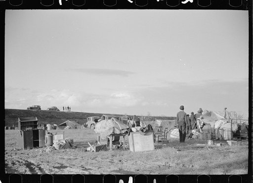 Untitled photo, possibly related to: State highway officials moving sharecroppers away from roadside to area between the levee and the Mississippi River, New Madrid County, Missouri