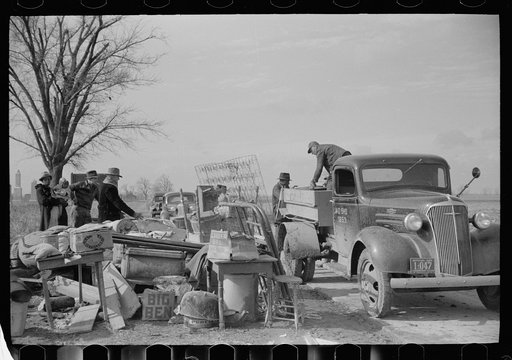 Untitled photo, possibly related to: State highway officials moving sharecroppers away from roadside to area between the levee and the Mississippi River, New Madrid County, Missouri