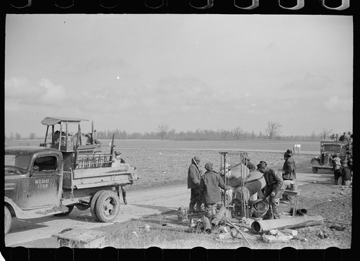 Untitled photo, possibly related to: State highway officials moving sharecroppers away from roadside to area between the levee and the Mississippi River, New Madrid County, Missouri