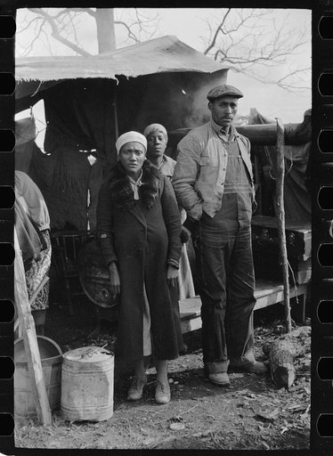 Untitled photo, possibly related to: Sharecroppers being moved away from roadside by highway officials to area between levee and Mississippi River, New Madrid County, Missouri