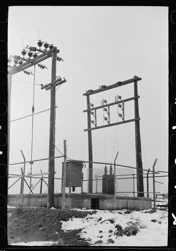 Ruins of Franco Coal Company No. 1 mine, Steritz, Illinois. The mine was flooded in 1938 and abandoned (see 26984-D)