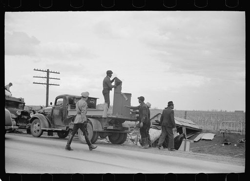 Untitled photo, possibly related to: State highway officials moving sharecroppers away from roadside to area between the levee and the Mississippi River, New Madrid County, Missouri
