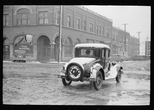 Untitled photo, possibly related to: Main street, Herrin, Illinois