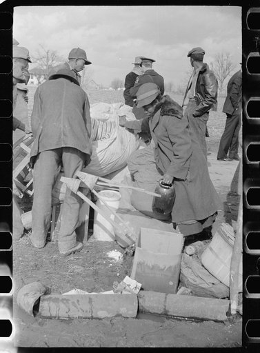 Untitled photo, possibly related to: State highway officials moving sharecroppers away from roadside to area between the levee and Mississippi River, New Madrid County, Missouri