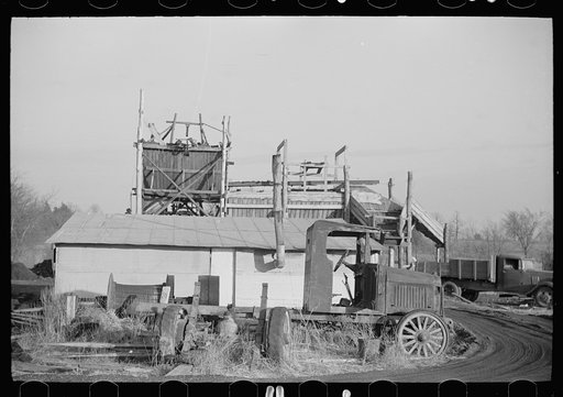 One of the more elaborate gopher holes, equipped with a screen shaker, Williamson Co., Illinois (see 26940-D)