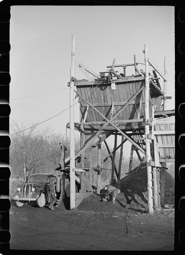 Untitled photo, possibly related to: One of the more elaborate gopher holes, equipped with a screen shaker, Williamson Co., Illinois (see 26940-D)
