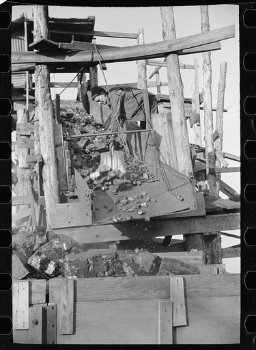 Loading a truck with run of the mine coal at gopher hole, Williamson County, Illinois