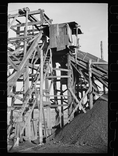 Gopher hole tipple, Williamson Co., Illinois (see 26940-D)