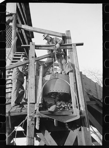 Dumping coal from the tipple of Blue Ribbon No. 2 mine. Williamson County, Illinois (see 26940-D)