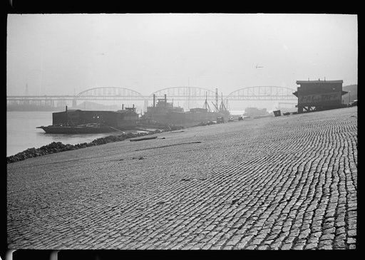 Levee along Mississippi, Saint Louis, Missouri