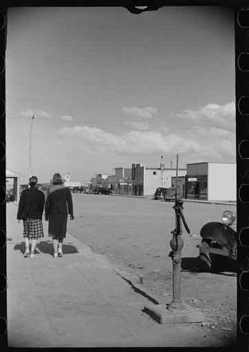 Main street, Fairfield, Montana