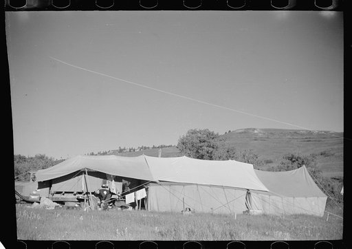 Untitled photo, possibly related to: Roundup camp, Quarter Circle U roundup, Big Horn County, Montana