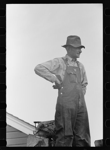 Untitled photo, possibly related to: Threshing grain, San Luis Valley Farms, Alamosa, Colorado