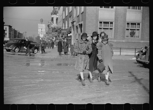 Untitled photo, possibly related to: Main street, Chillicothe, Ohio
