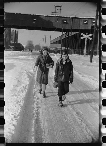 Children going home from school, Chillicothe, Ohio