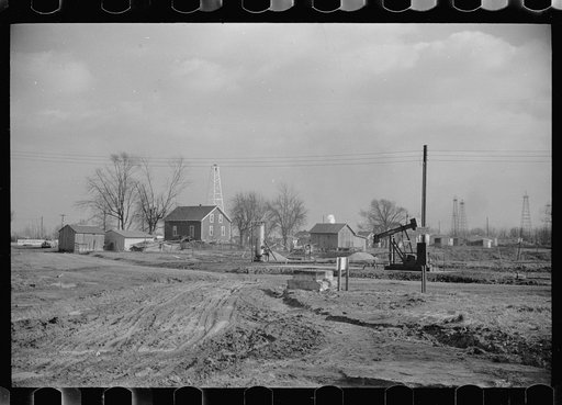 Oil field, Marion County, Illinois