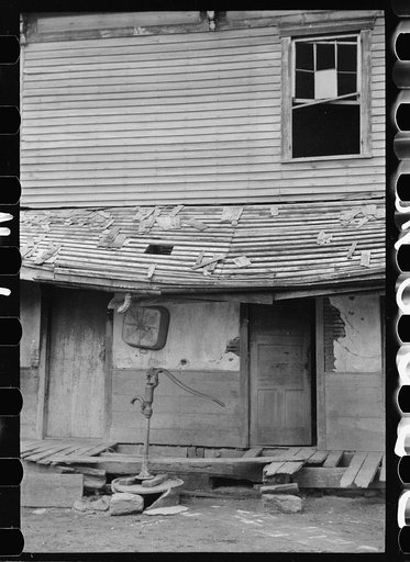 Abandoned farmhouse, Parke County, Indiana